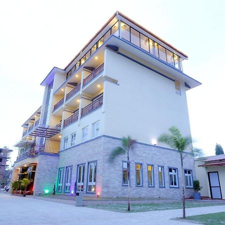 Om Gaura Hotel Pokhara Dış mekan fotoğraf