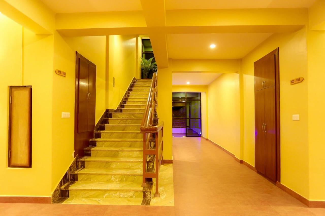 Om Gaura Hotel Pokhara Dış mekan fotoğraf