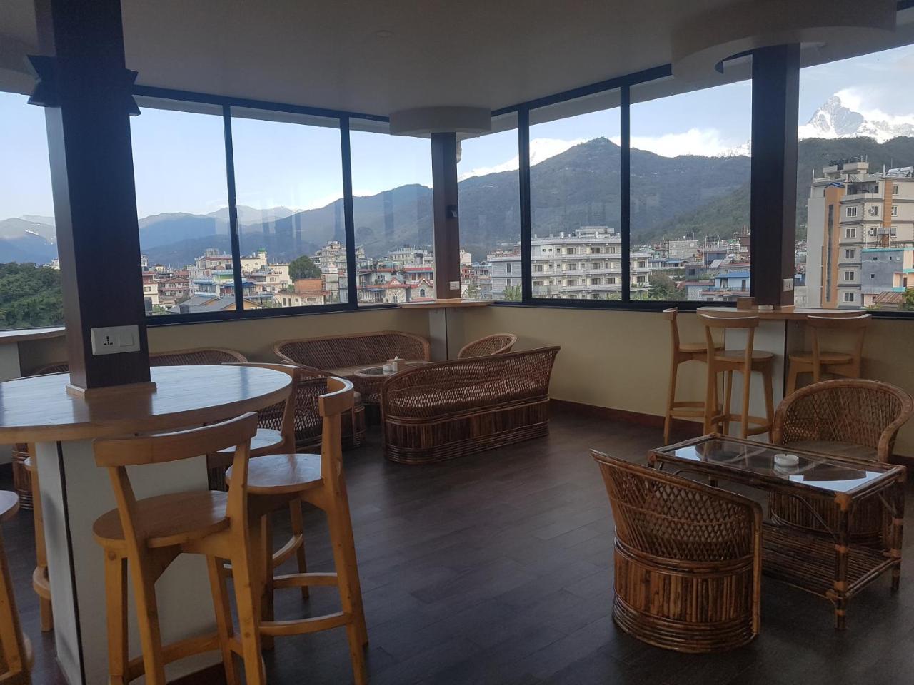Om Gaura Hotel Pokhara Dış mekan fotoğraf