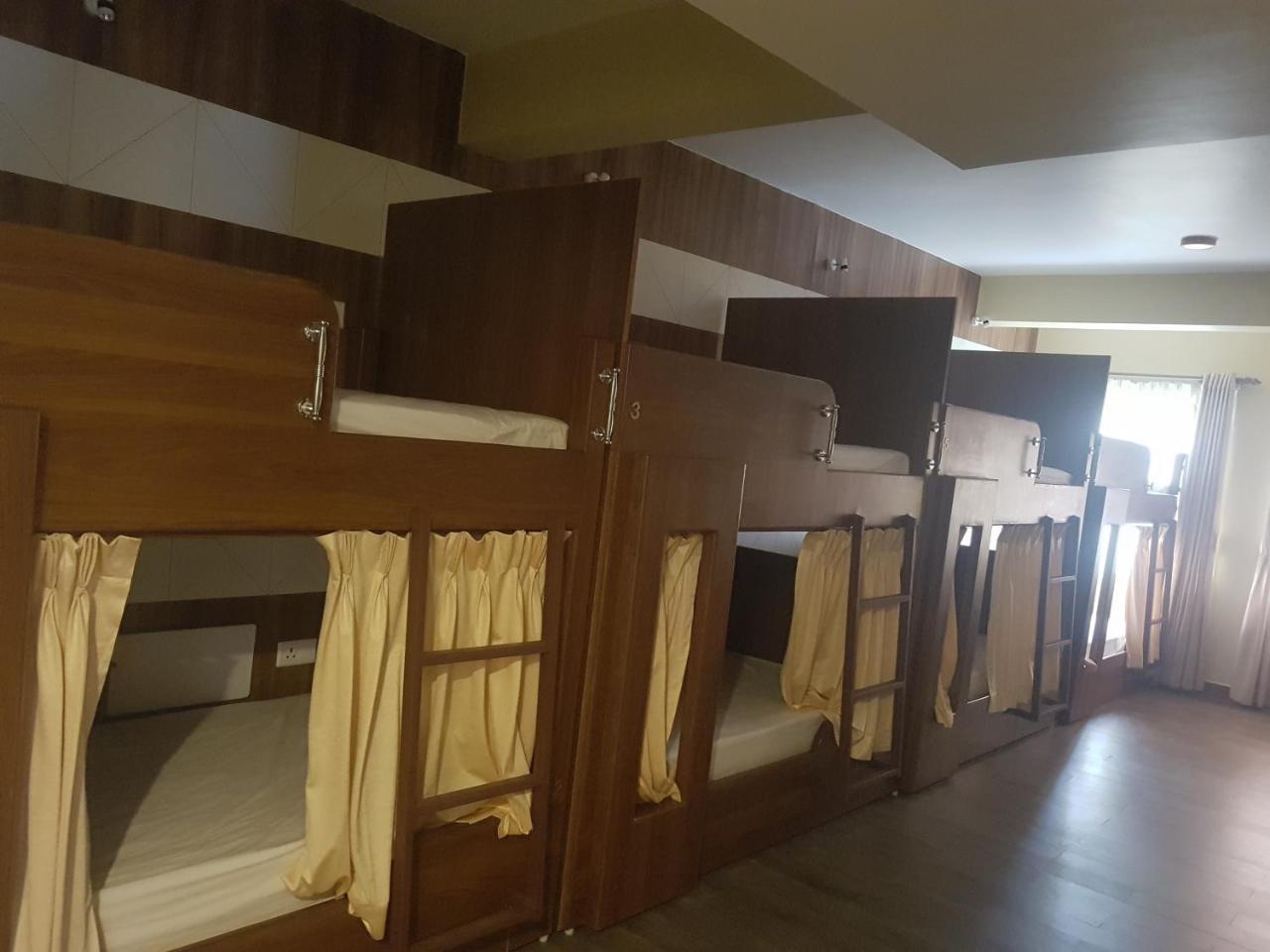 Om Gaura Hotel Pokhara Dış mekan fotoğraf